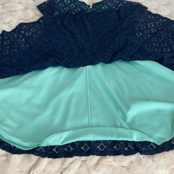 Cute lace dress, about above knee length, flowy, blue, turquoise - Picture 3 of 4